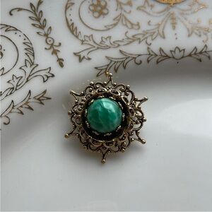 Vintage Green Gold-tone‎ Brooch